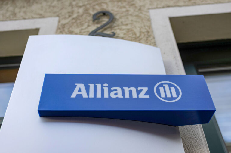 Allianz Unit to Cut as Many as 1,800 Jobs in Push to Adopt AI