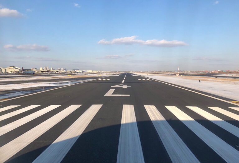 Confused Private Jet Pilot Flies Into Path Of United 787, But ATC Is A Mess Too