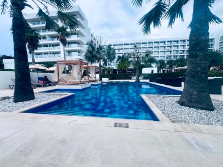 Does Lounge Access Matter At All Inclusive Resorts?