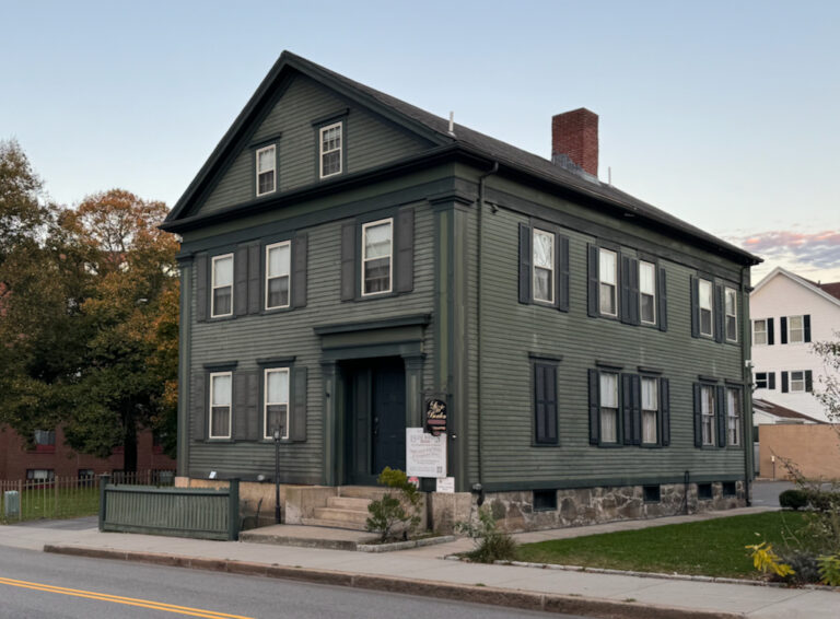 Lizzie Borden House Tour Review: A Spooky & Unsolved History