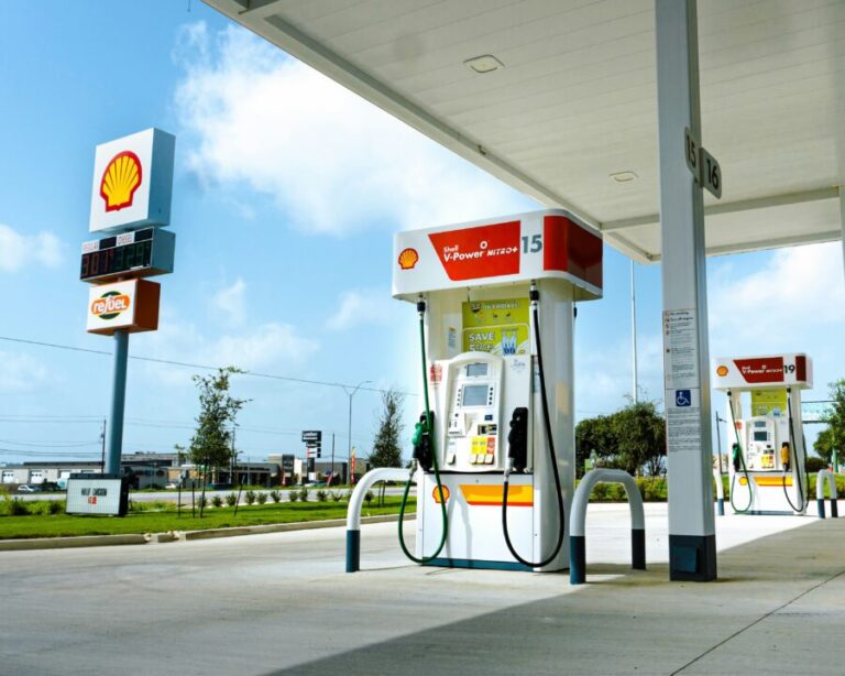 New Members Save up to 30¢ on Gas