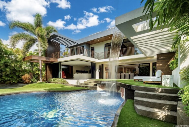 $8 million mansion in Paradise, Kahala, Honolulu is nice but too big